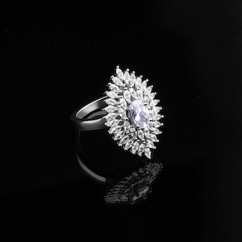 Emerald Sun LLC is Kailua Kona’s best sort for jewelry design and unique pieces